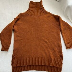 Turtle neck knit sweater in burnt orange!